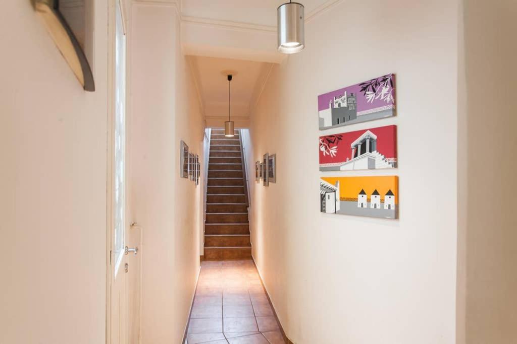 Mid Century 3 Bdr City Centre Townhouse Афіни Екстер'єр фото