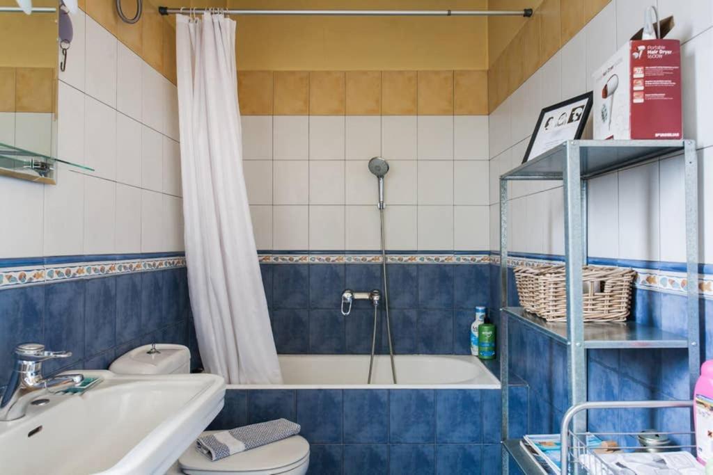 Mid Century 3 Bdr City Centre Townhouse Афіни Екстер'єр фото