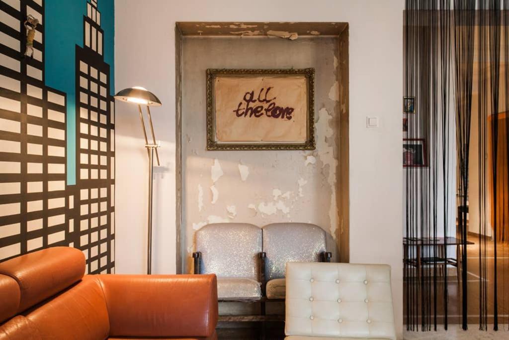 Mid Century 3 Bdr City Centre Townhouse Афіни Екстер'єр фото