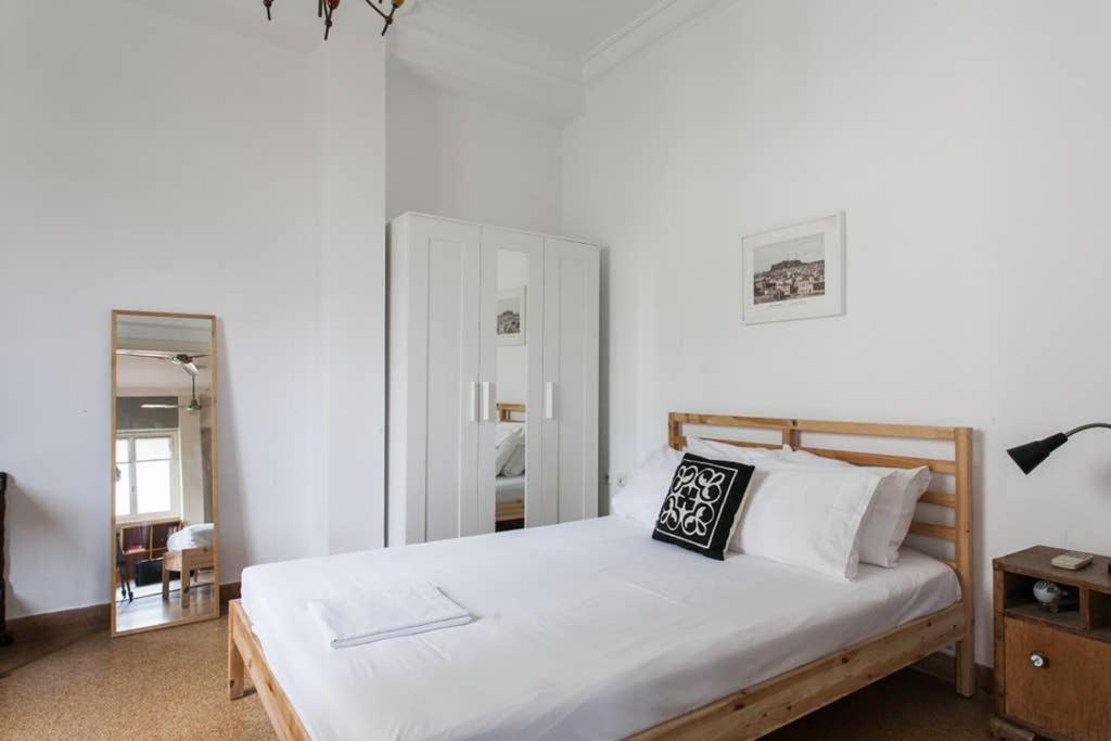 Mid Century 3 Bdr City Centre Townhouse Афіни Екстер'єр фото
